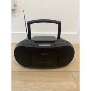 Sony CFD-S70 Boombox CD Cassette AM FM Radio Aux Input AC DC Tested